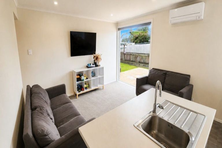 Photo of property in 48 Omata Road, Marfell, New Plymouth, 4310
