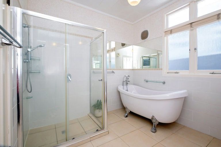 Photo of property in 42 Simla Terrace, Hospital Hill, Napier, 4110