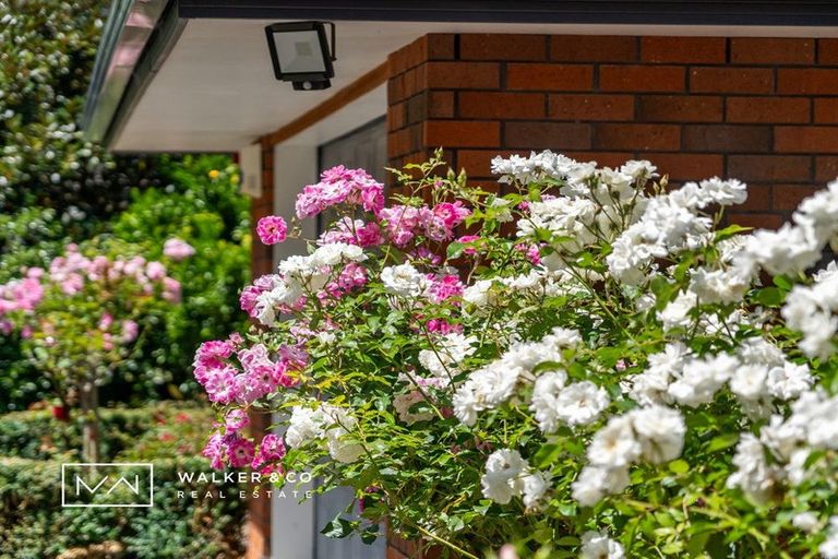 Photo of property in 15 Malcolm Gillies Grove, Totara Park, Upper Hutt, 5018