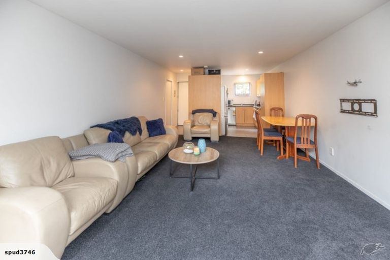 Photo of property in 2/25 Grove Road, Addington, Christchurch, 8024