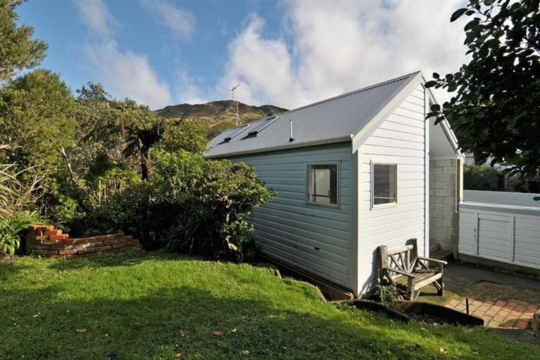 Photo of property in 16b Ngarimu Grove, Ngaio, Wellington, 6035