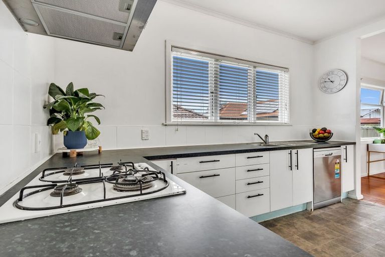 Photo of property in 911 Rangiora Street, Mahora, Hastings, 4120