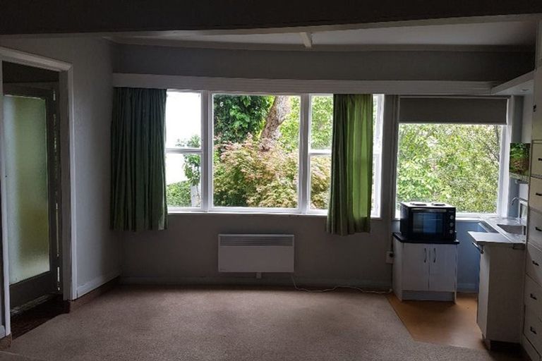 Photo of property in 5 Waiteata Road, Kelburn, Wellington, 6012