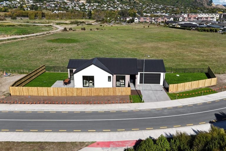 Photo of property in 100 Waipunahau Road, Waikanae, 5036