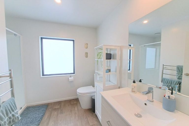 Photo of property in 80 Matawhanga Drive, Wattle Downs, Auckland, 2103