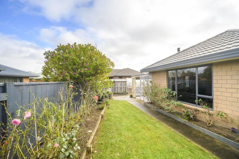 Photo of property in 53 Geneva Terrace, Kelvin Grove, Palmerston North, 4414