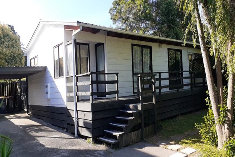 Photo of property in 3/180 Henderson Valley Road, Henderson, Auckland, 0612