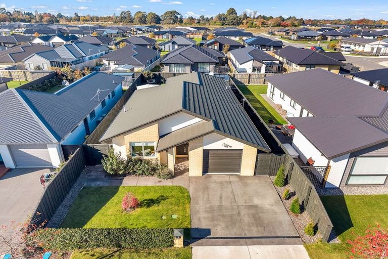 Photo of property in 6 Crossley Avenue, Woodend, 7610