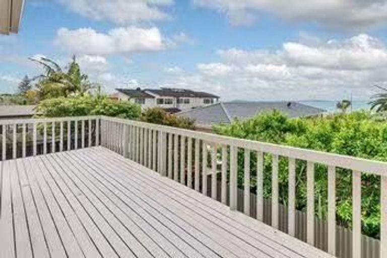 Photo of property in 18 Rogers Avenue, Eastern Beach, Auckland, 2012