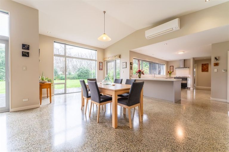 Photo of property in 95 Main Road North, Geraldine, 7930