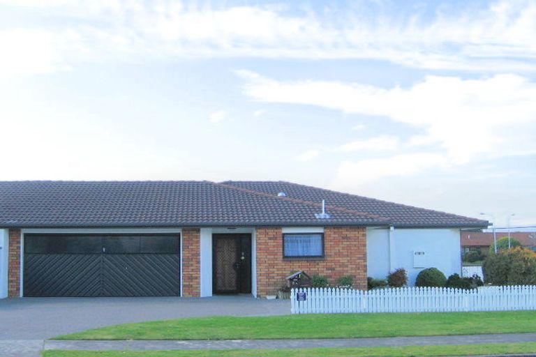 Photo of property in 2b Ngamotu Place, Mount Maunganui, 3116