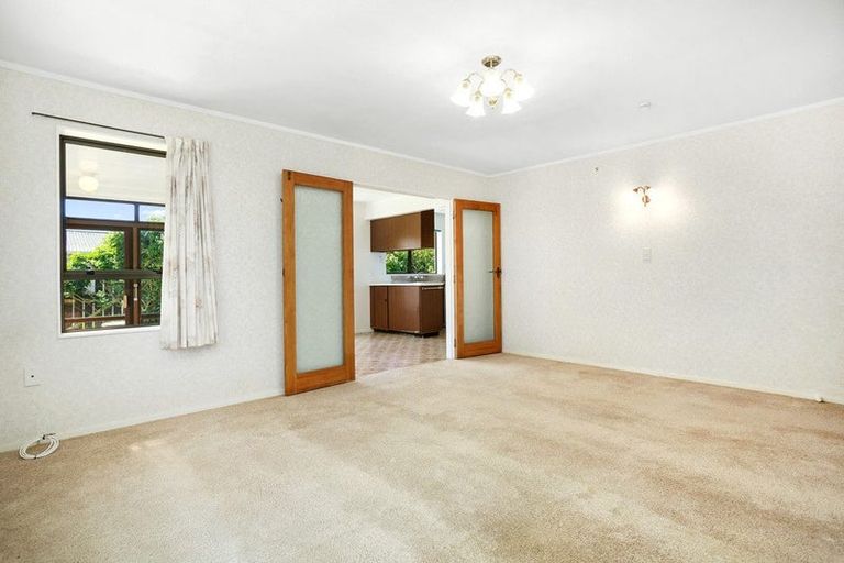 Photo of property in 18 Rossiter Street, Tawa, Wellington, 5028