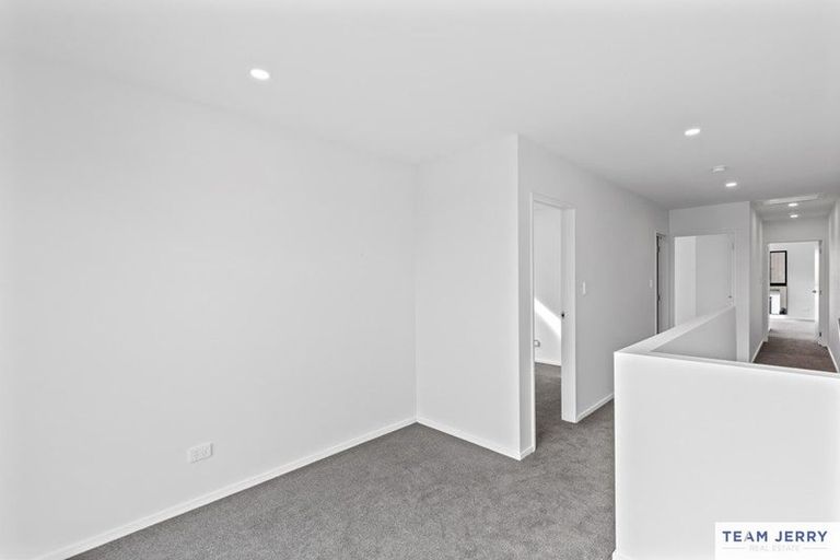 Photo of property in 49 Whare Kauri Road, Papakura, 2110