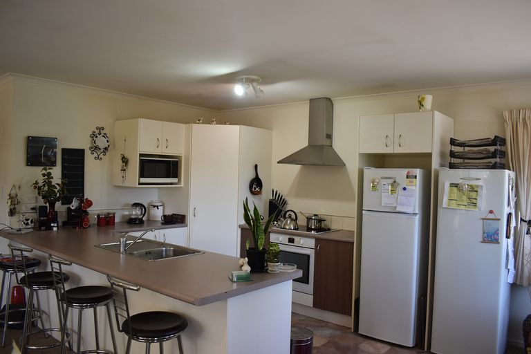 Photo of property in 194 High Street North, Carterton, 5713