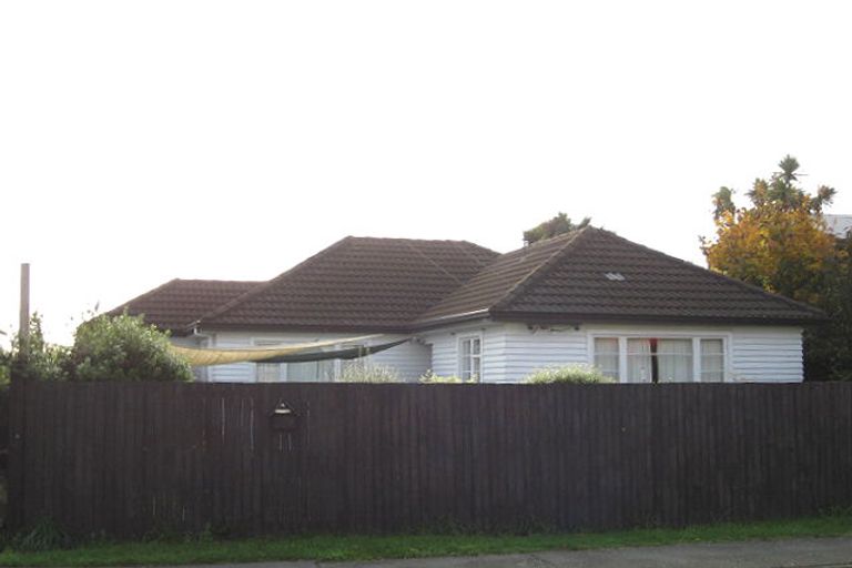 Photo of property in 8 Sawyers Arms Road, Northcote, Christchurch, 8052
