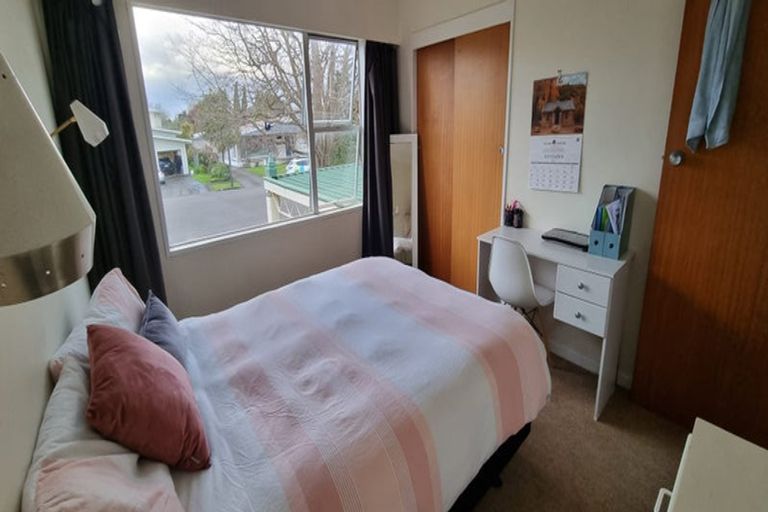 Photo of property in 5 Belgrave Place, Awapuni, Palmerston North, 4412