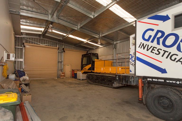 Photo of property in 13 Central Park Drive, Te Atatu South, Auckland, 0610