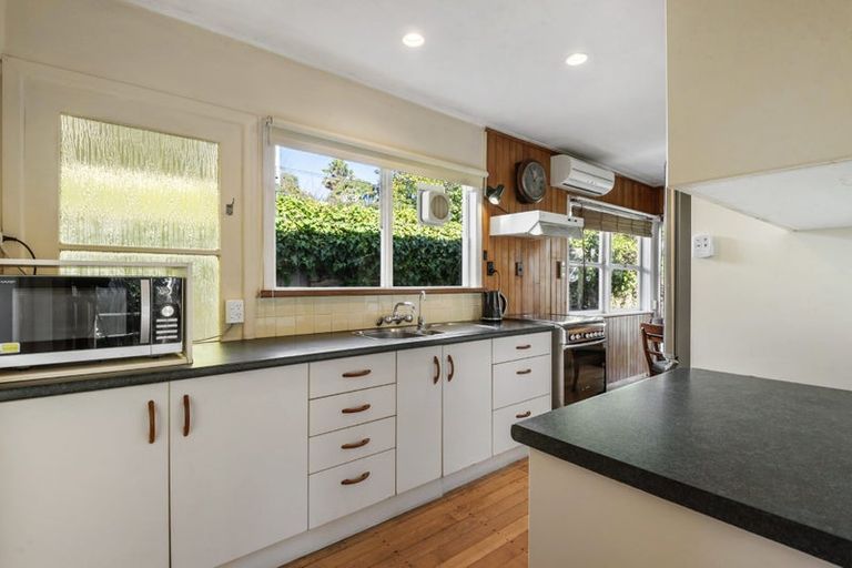 Photo of property in 64 County Road, Torbay, Auckland, 0630