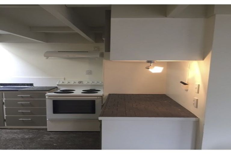 Photo of property in 2a Coniston Avenue, Te Atatu South, Auckland, 0610