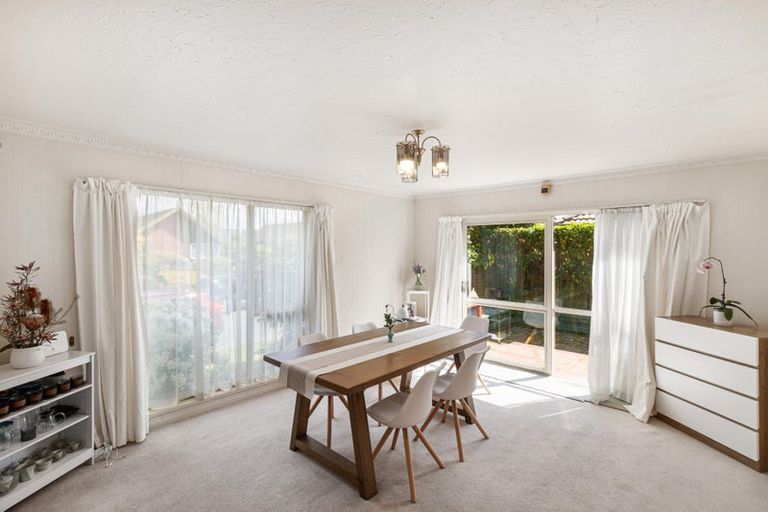 Photo of property in 1/5 Cottesmore Close, Burnside, Christchurch, 8053