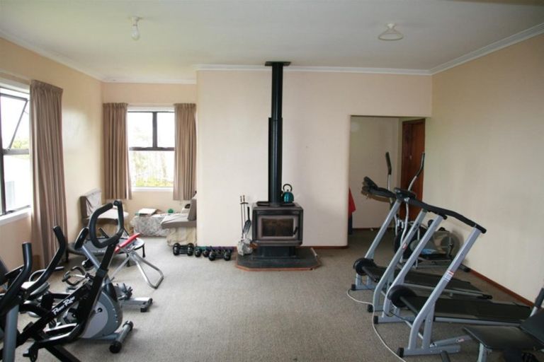 Photo of property in 590 Arawhata Road, Opunake, 4681