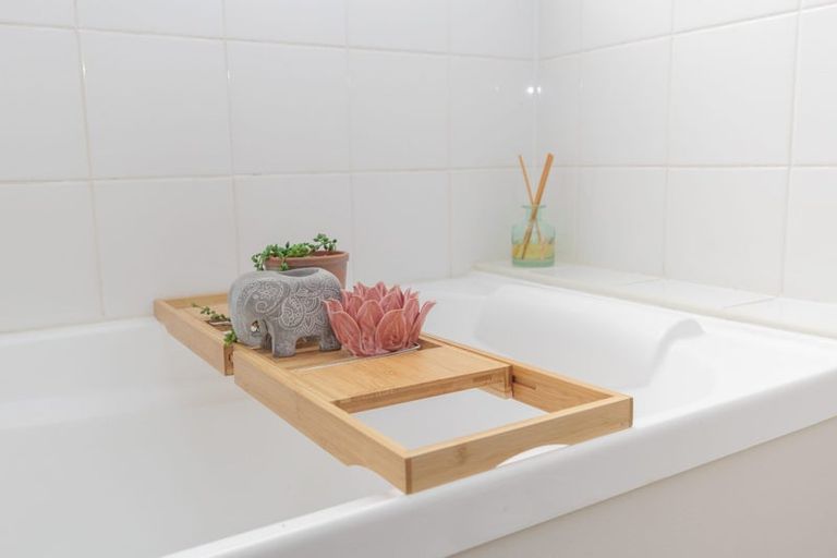 Photo of property in 2a Stella Grove, Newlands, Wellington, 6037