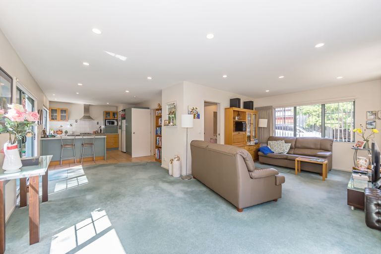 Photo of property in 13l Eban Avenue, Hillcrest, Auckland, 0627