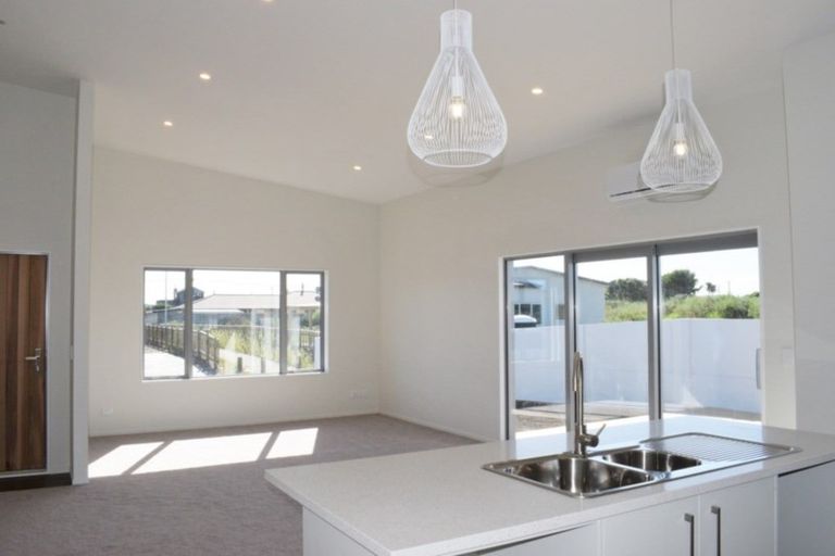 Photo of property in 4 Seagrass Place, Otaki Beach, Otaki, 5512