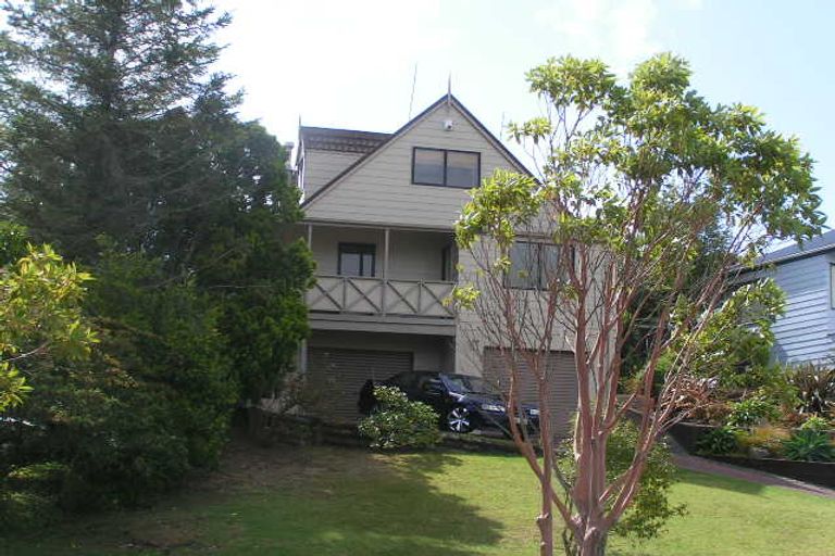 Photo of property in 43 Kennedy Avenue, Forrest Hill, Auckland, 0620