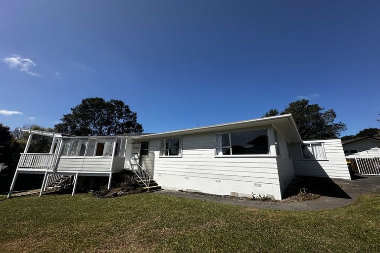 Photo of property in 6 Classic Grove, Bayview, Auckland, 0629