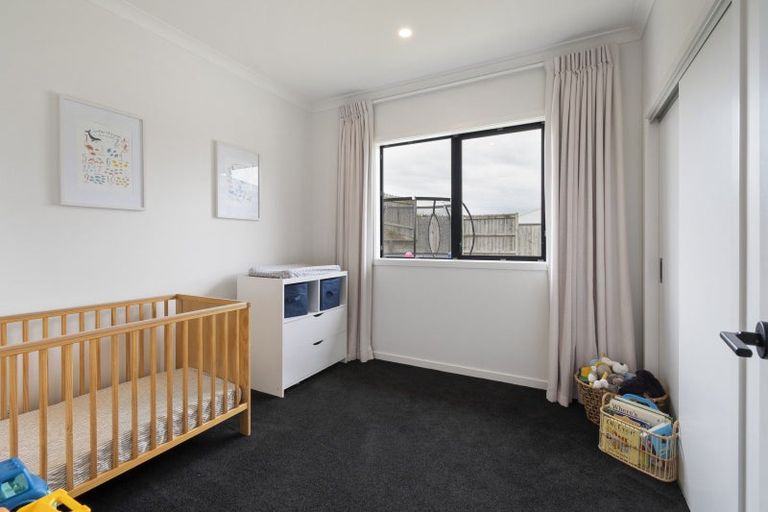 Photo of property in 18 Atlantic Drive, Fitzherbert, Palmerston North, 4410