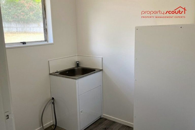 Photo of property in 4 Garton Drive, Massey, Auckland, 0614