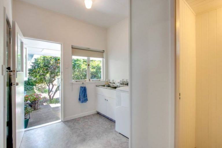 Photo of property in 7 Cambridge Terrace, Taradale, Napier, 4112