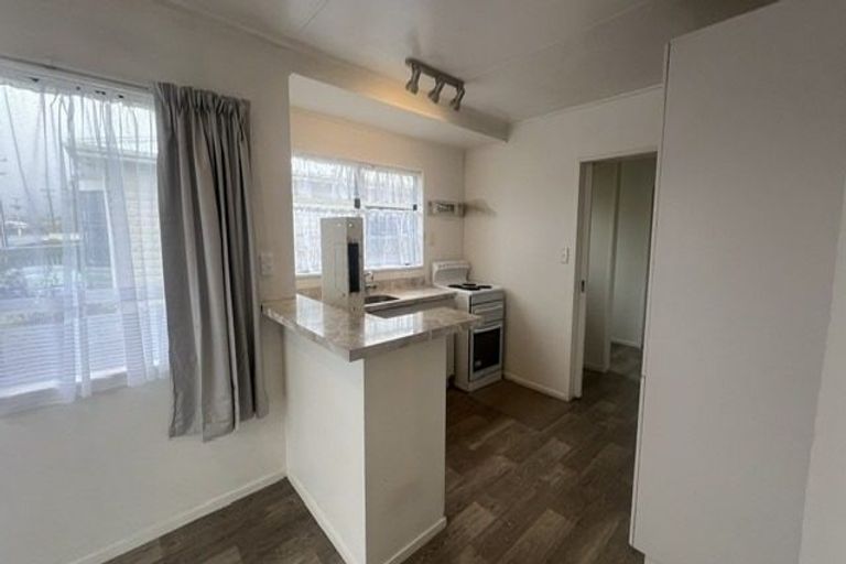 Photo of property in 9 Douglas Street, Levin, 5510