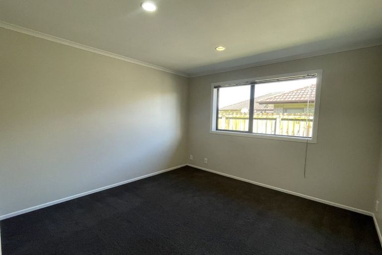 Photo of property in 4 Moravale Lane, Flat Bush, Auckland, 2016