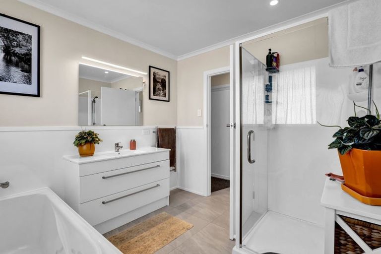 Photo of property in 19 Clearmont Crescent, Blagdon, New Plymouth, 4310