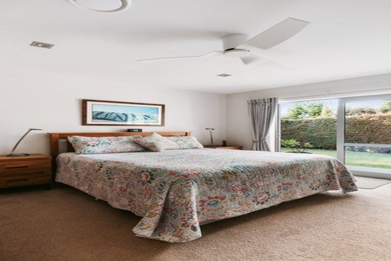 Photo of property in 16 Kayelene Place, Omokoroa, 3114