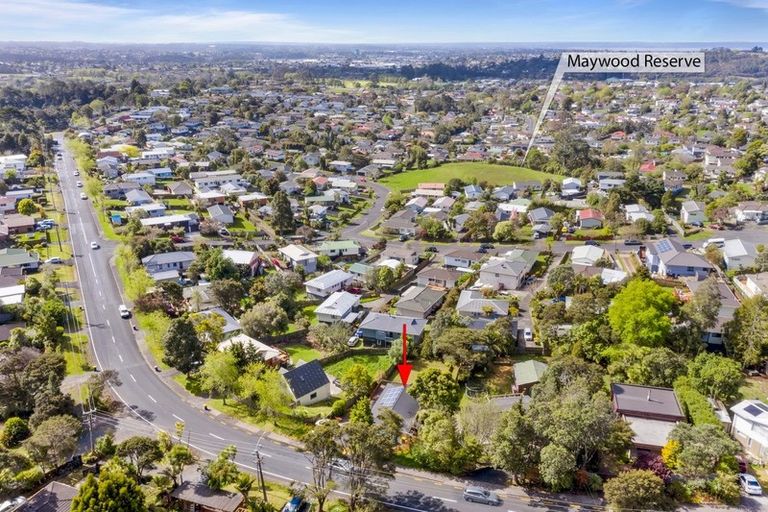 Photo of property in 201 Glengarry Road, Glen Eden, Auckland, 0602