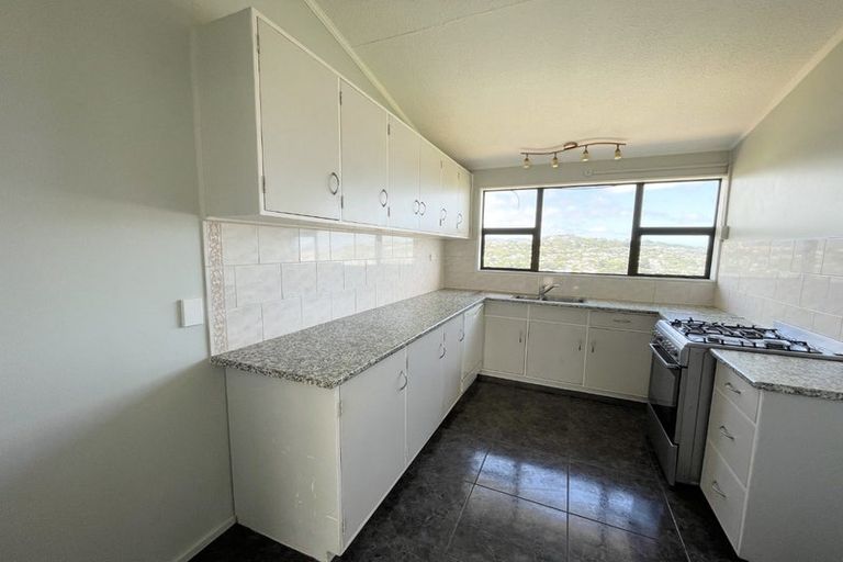 Photo of property in 30 Akaroa Drive, Maupuia, Wellington, 6022