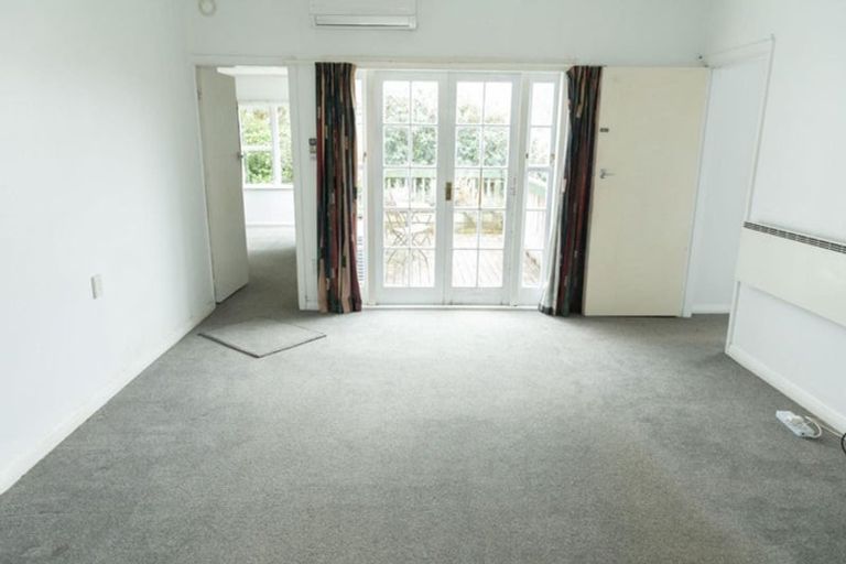 Photo of property in 119 Wadestown Road, Wadestown, Wellington, 6012