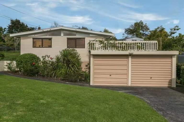 Photo of property in 38 Kay Drive, Blockhouse Bay, Auckland, 0600