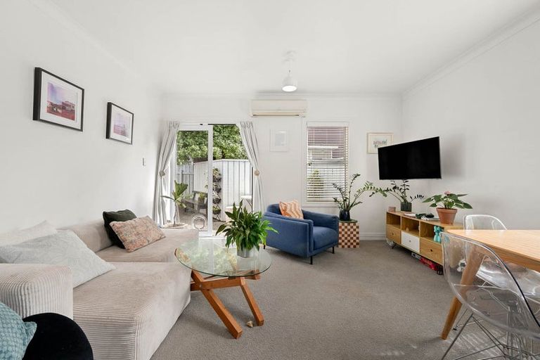 Photo of property in 18a Hill Street, Thorndon, Wellington, 6011