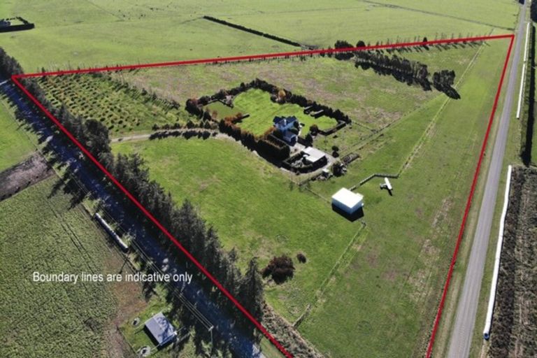 Photo of property in 864 Clintons Road, Charing Cross, Christchurch, 7671