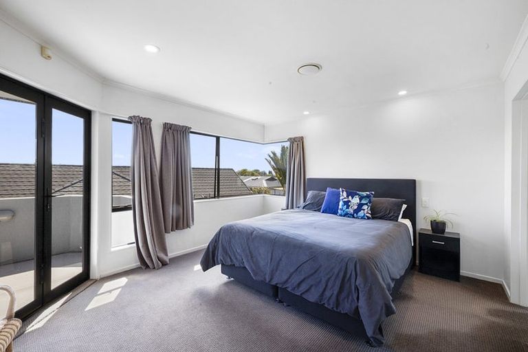 Photo of property in 16 Karina Road, Merrilands, New Plymouth, 4312