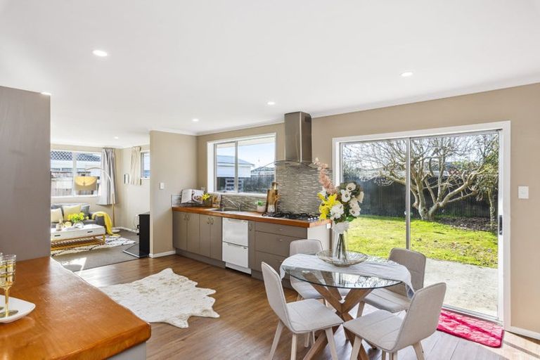 Photo of property in 37 Kapanui Road, Waikanae, 5036