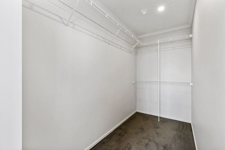 Photo of property in 34 Twin Parks Rise, Papakura, 2110