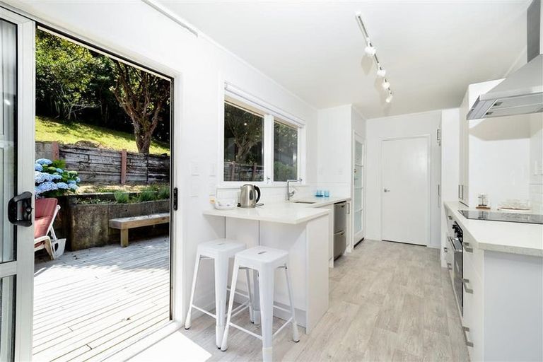 Photo of property in 70 Chilcott Road, Henderson, Auckland, 0612
