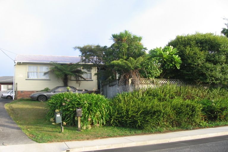 Photo of property in 1/4 Merton Avenue, Glenfield, Auckland, 0627