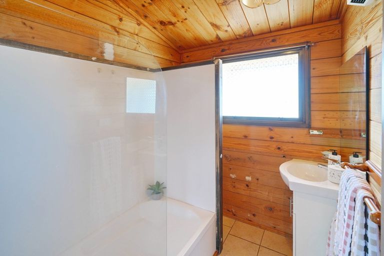 Photo of property in 8 Panckhurst Drive, Woodend, 7610