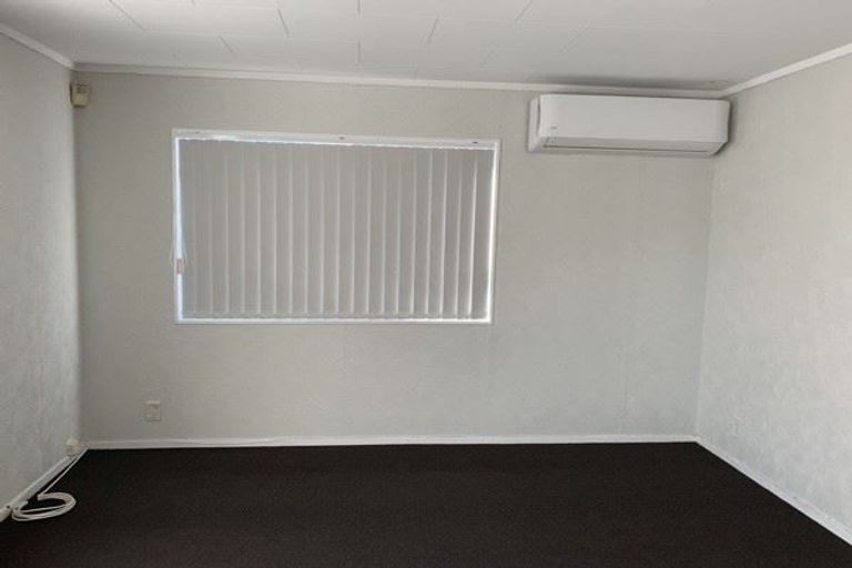 Photo of property in 13 Funnell Place, Manurewa, Auckland, 2102